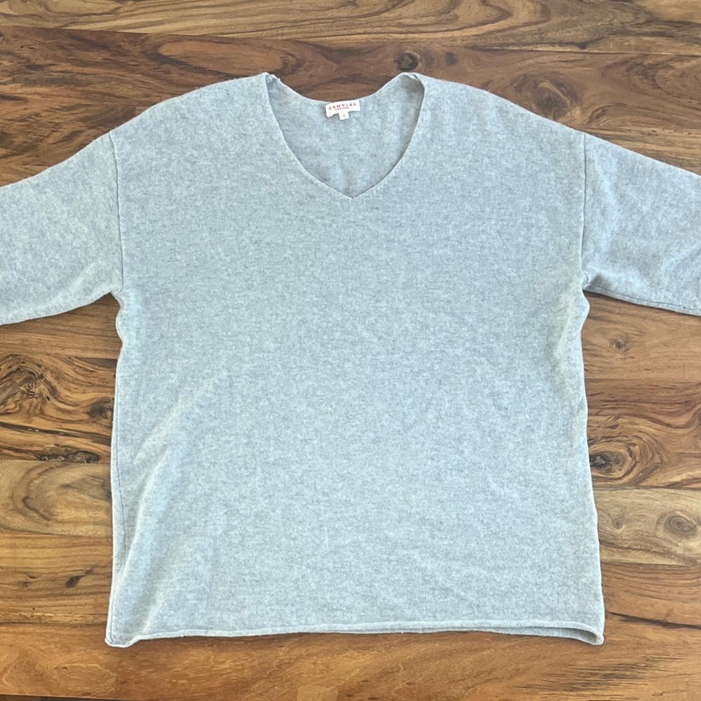 Demylee New York Gray V-Neck Sweater short sleeve oversized